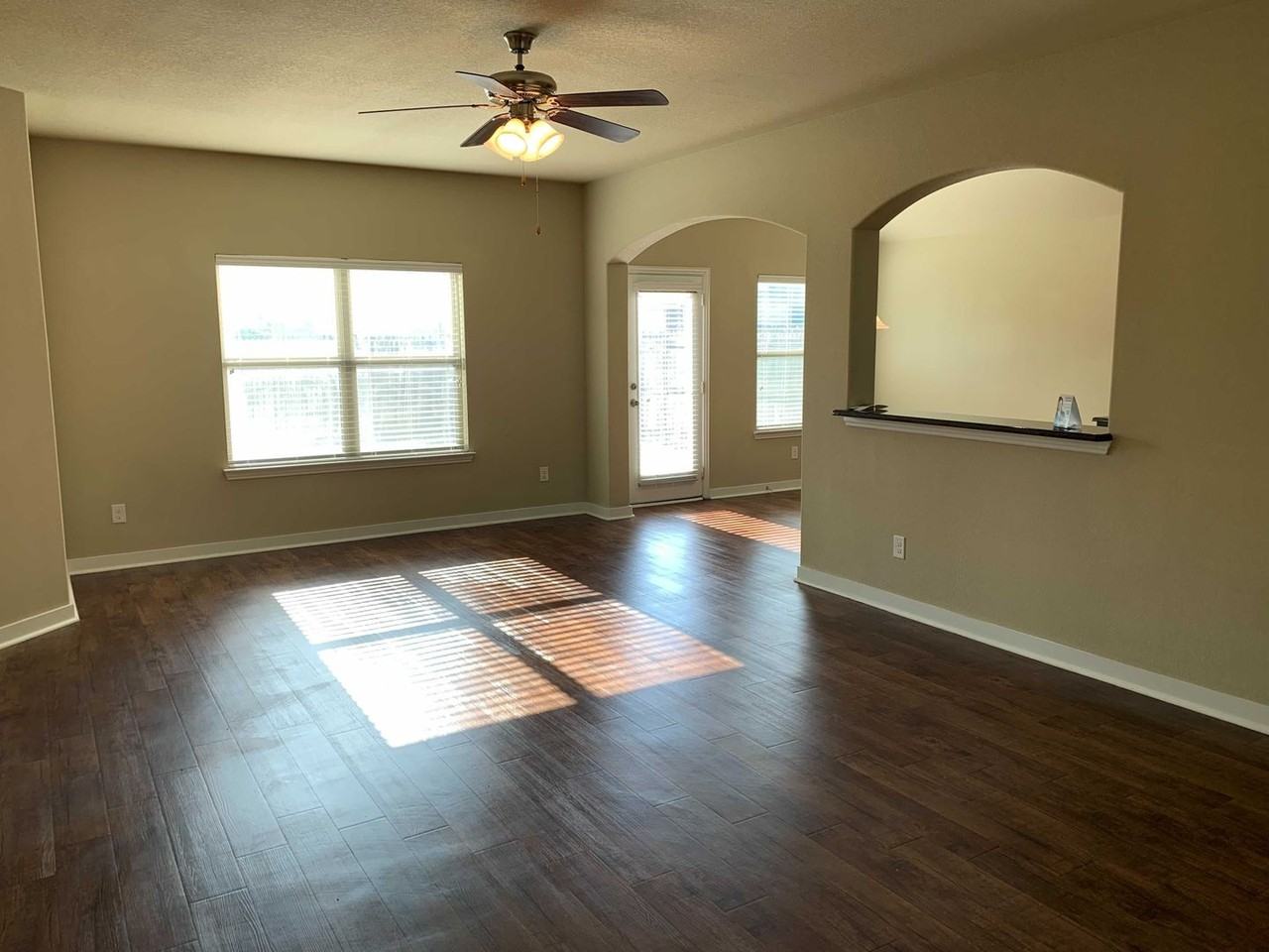 3441 Cayman Dr - Photo 2 of 9