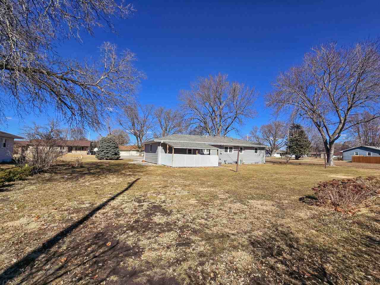 1605 Grand Ave - Photo 3 of 17