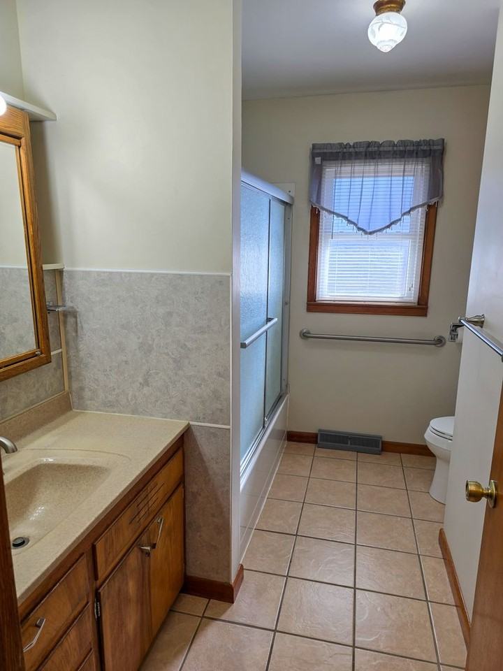 1605 Grand Ave - Photo 5 of 17