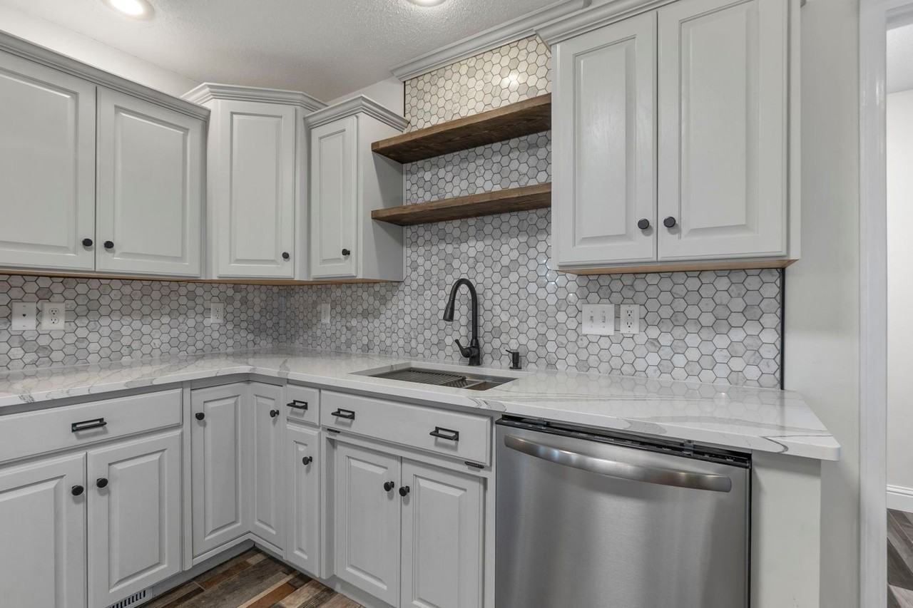 1928 Garrett Dr - Photo 6 of 25