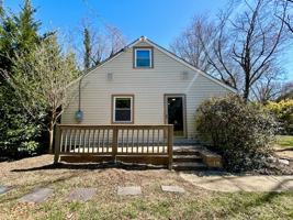 featured image of 2127 Pimmit Dr