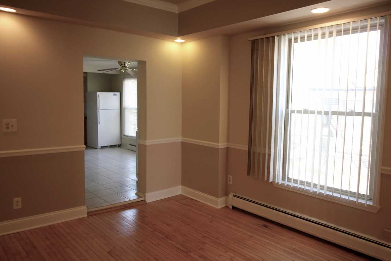 121 Normal - Photo 3 of 18