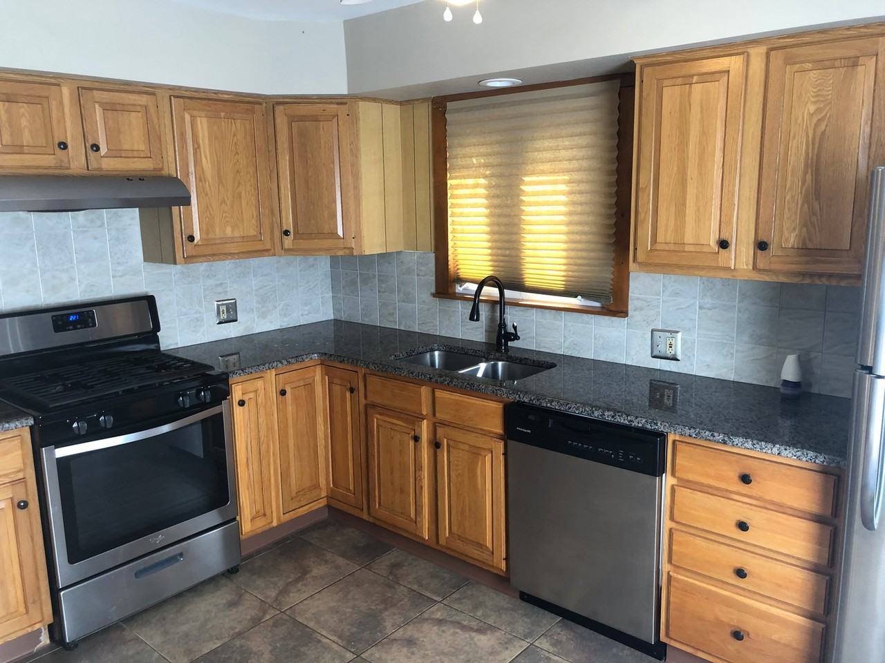 37 Willow Dr - Photo 2 of 12