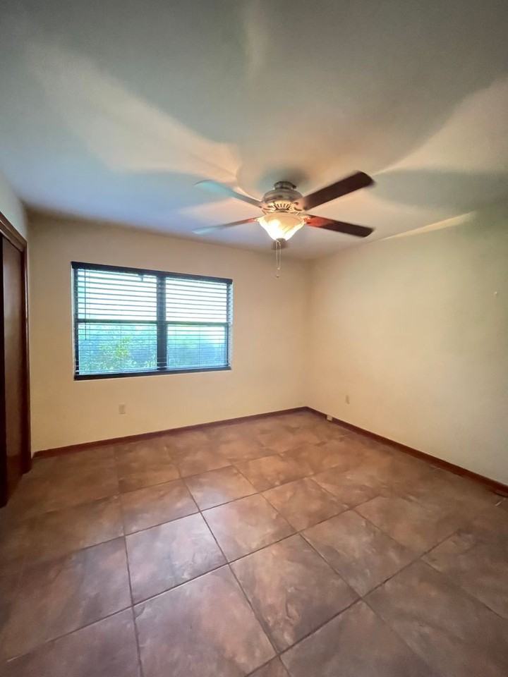 1410 Nw 55th Ter - Photo 6 of 12