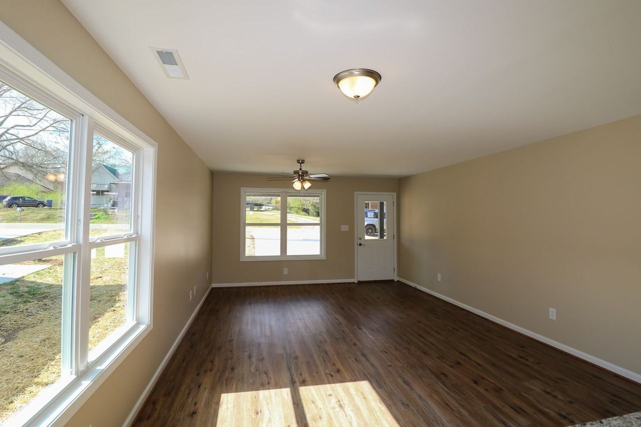 3239 6th Ave N - Photo 4 of 29