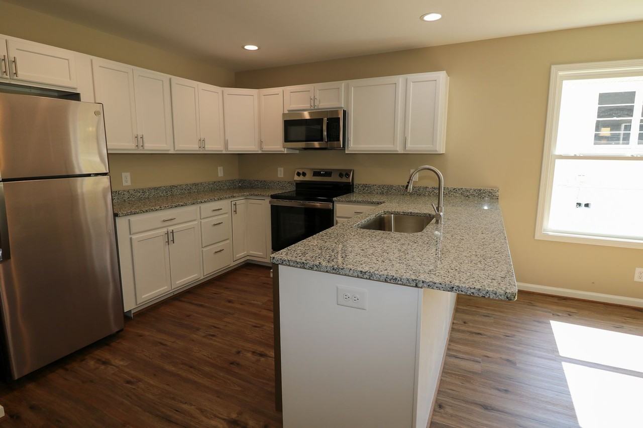 3239 6th Ave N - Photo 7 of 29
