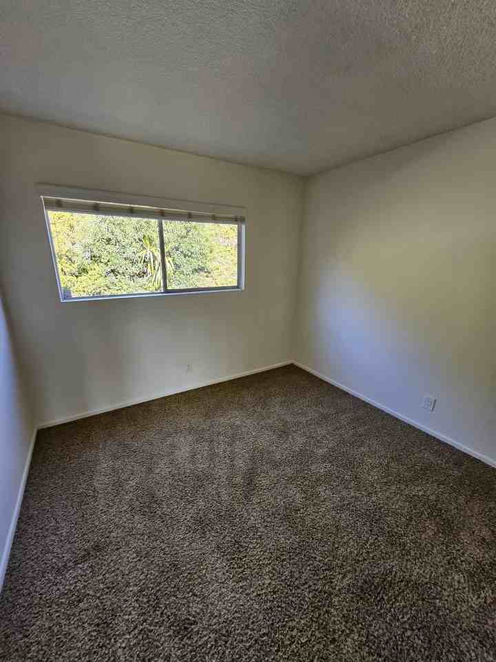 2161 Lillie Avenue - Photo 5 of 9