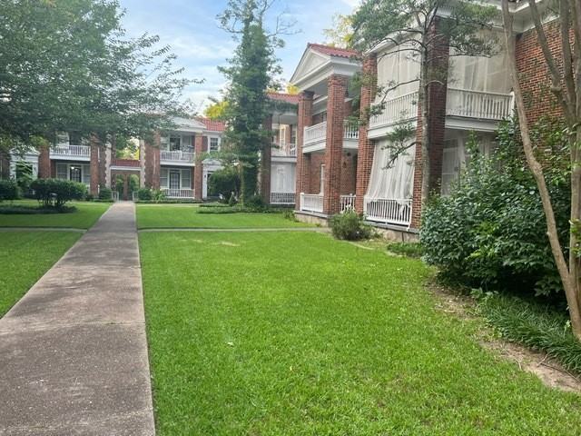 1975 Vineville Avenue - Photo 4 of 50