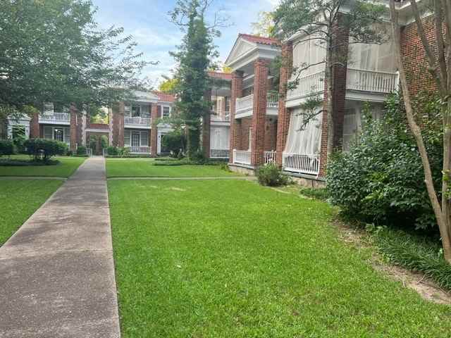 1975 Vineville Avenue - Photo 6 of 50