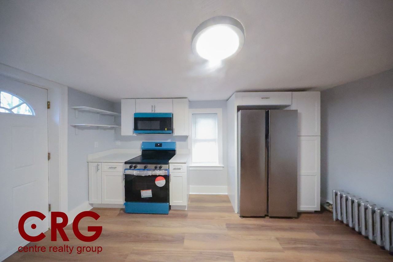 117 South St #B - Photo 2 of 16