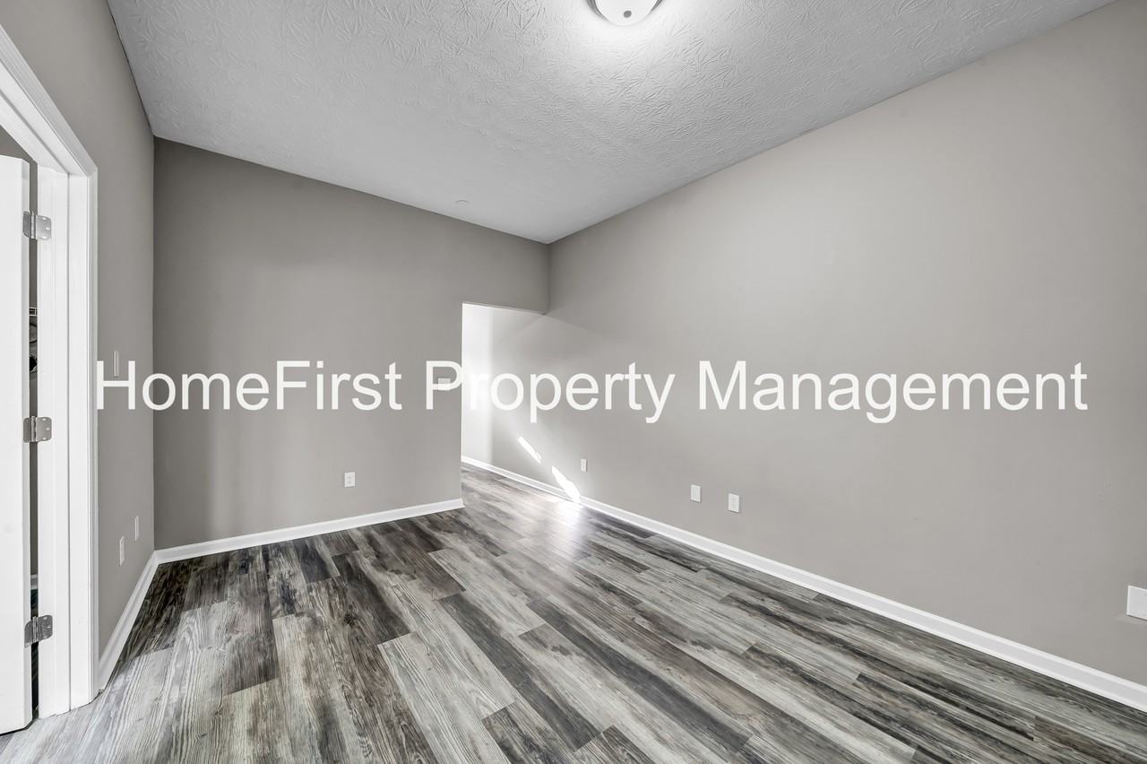 236 Wray Court, Unit 28 - Photo 2 of 34