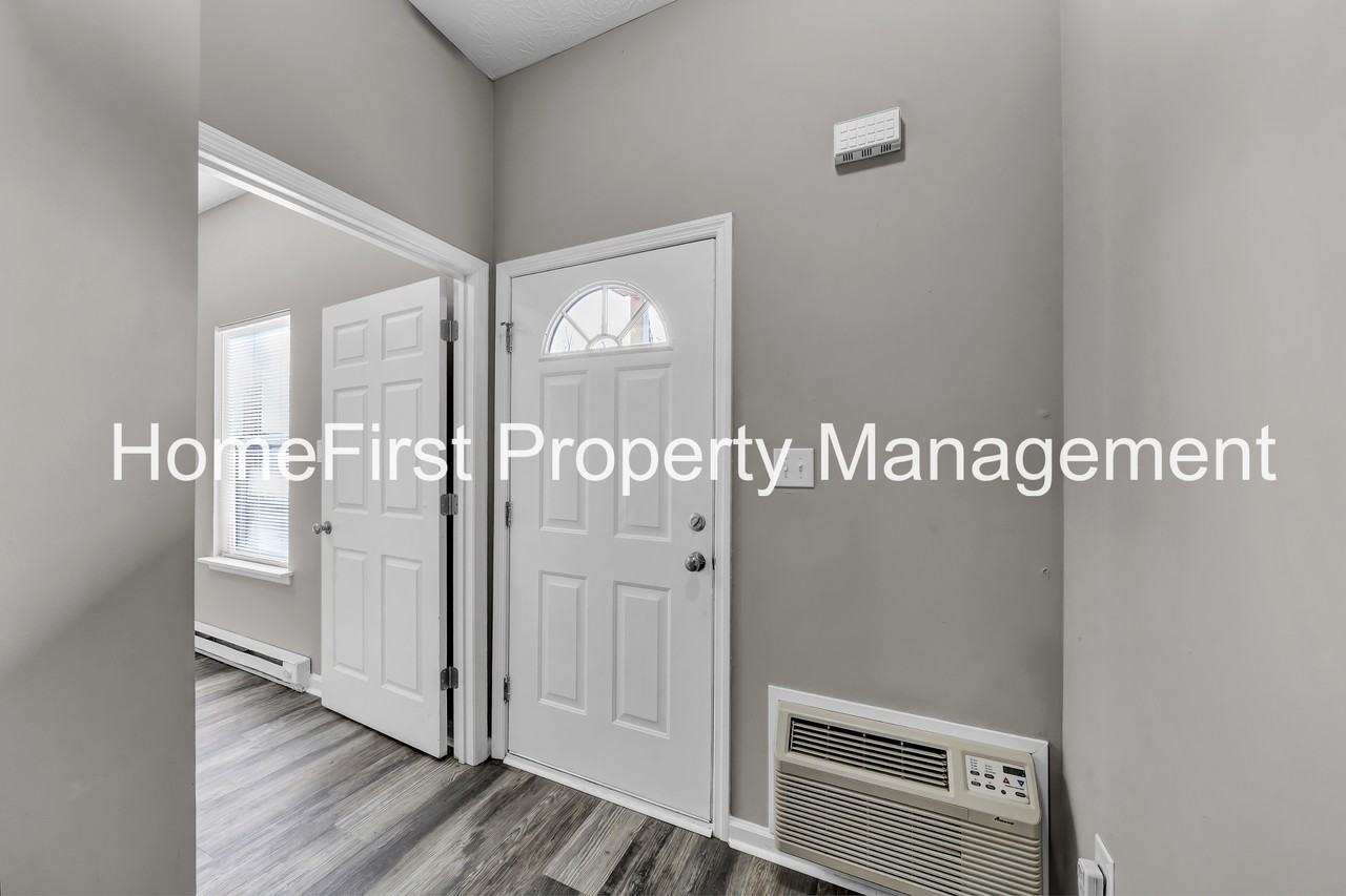 236 Wray Court, Unit 28 - Photo 3 of 34