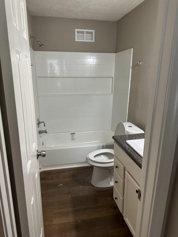 549 Old Hickory Boulevard - Photo 4 of 5