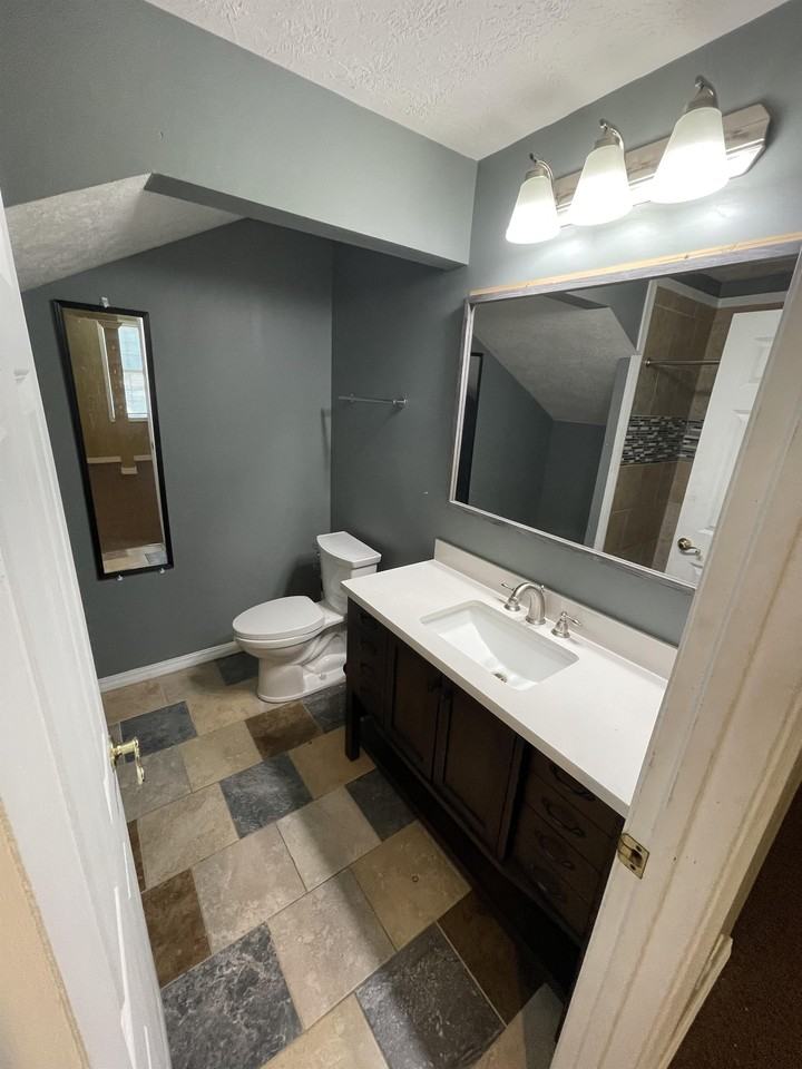 337 W32 - Photo 4 of 9