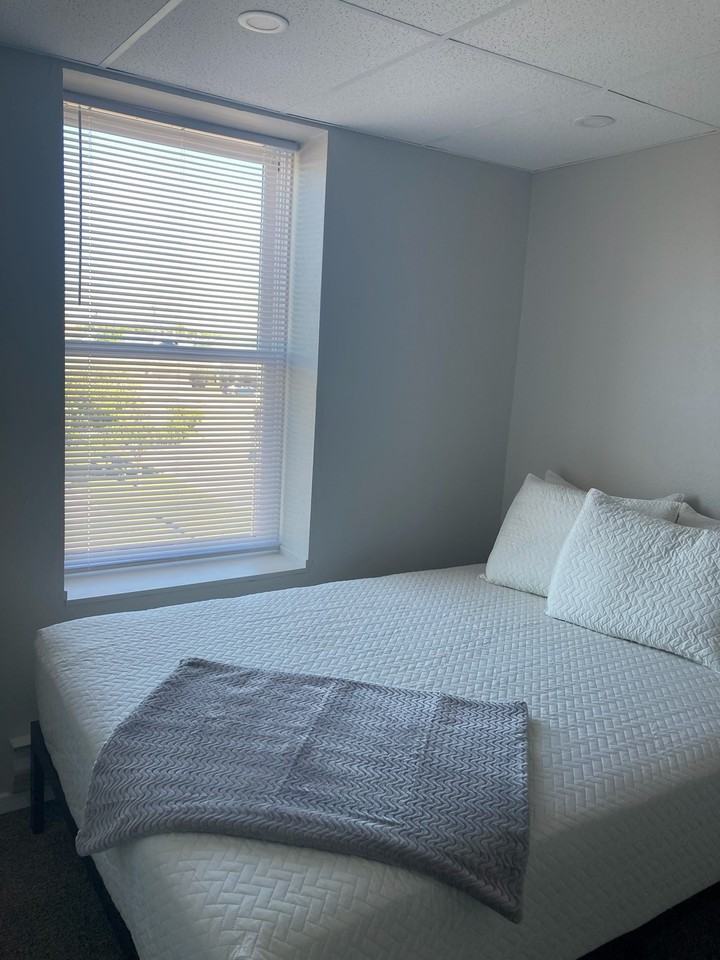 204 4th Avenue - Photo 5 of 39