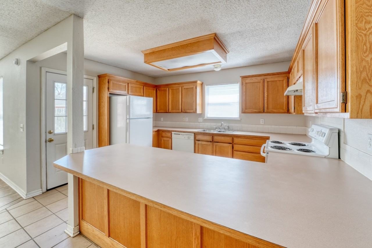 957 North Daisy Lane - Photo 3 of 10