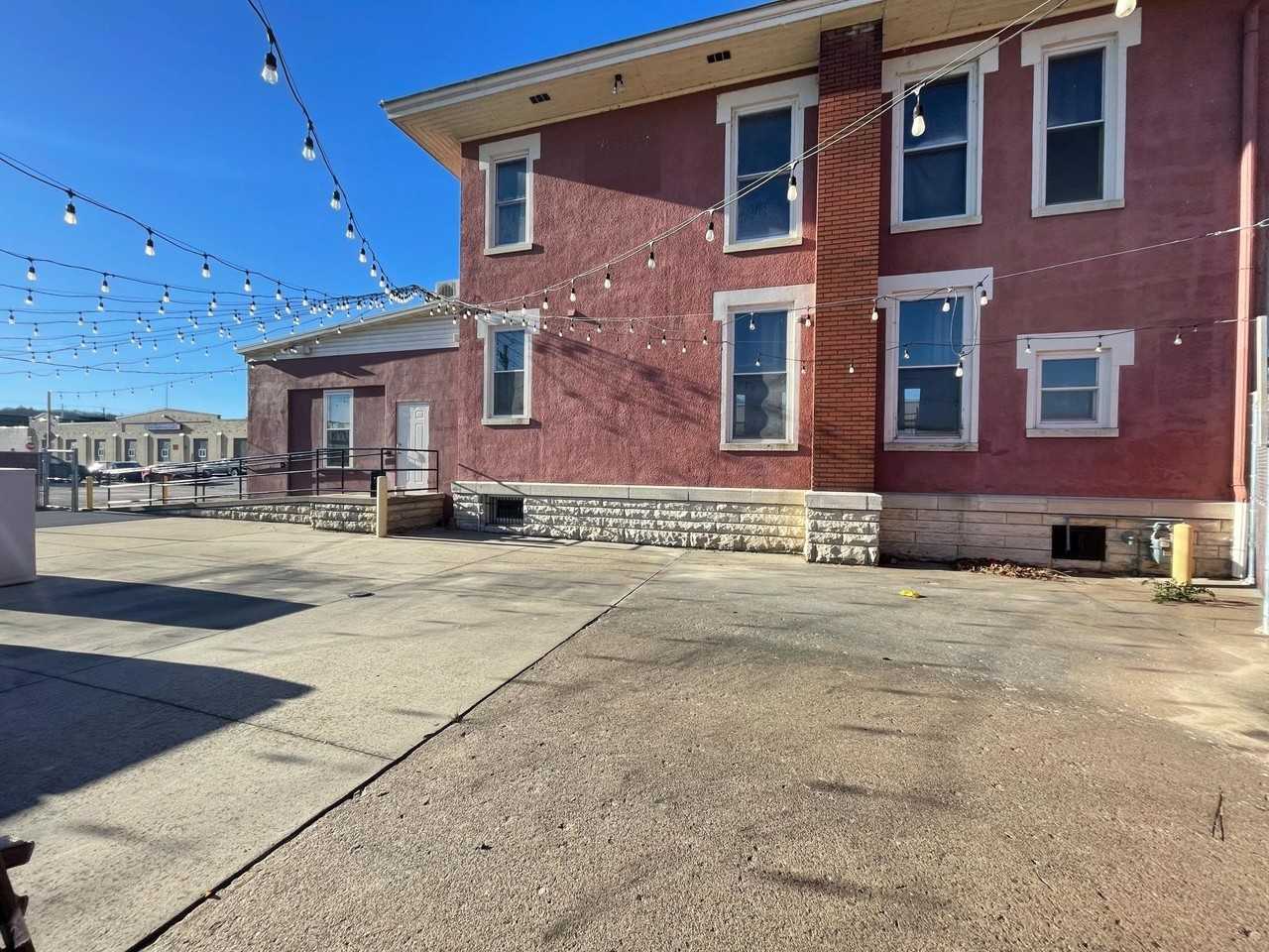 30 Main St - Photo 5 of 8