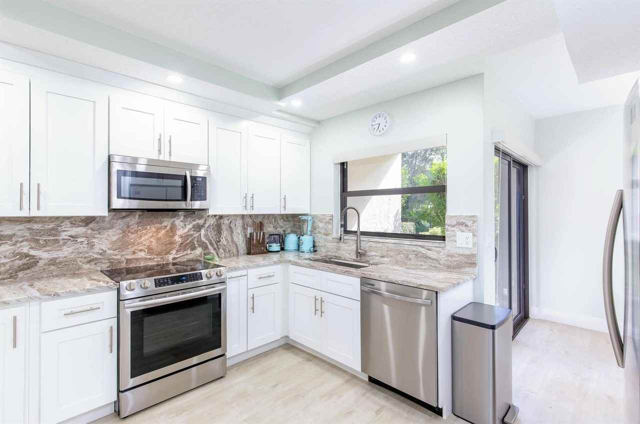 11267 Pond View Drive - Photo 3 of 32