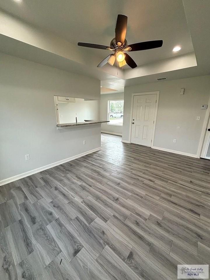 1605 E Polk St - Photo 2 of 13