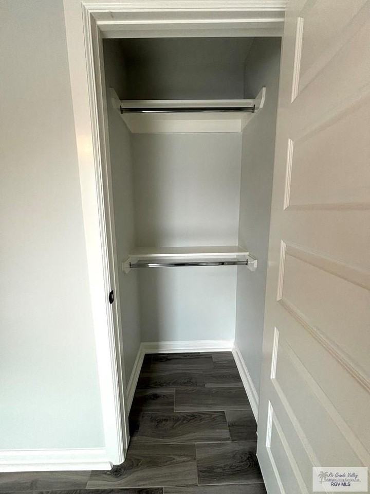 1605 E Polk St - Photo 6 of 13