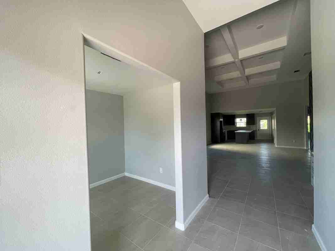 5521 Conroe St - Photo 2 of 13
