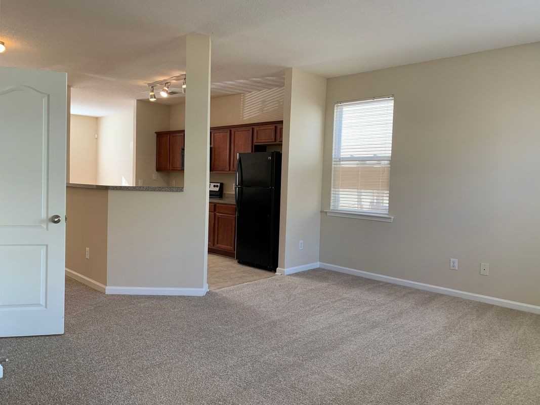 2148 Bayrose Cir - Photo 4 of 15