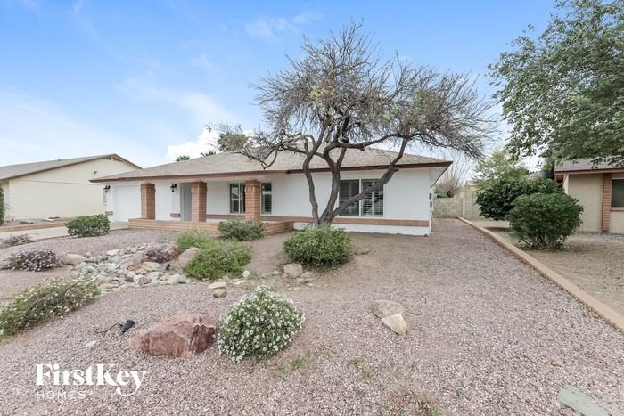 11819 N 60th Ave - Photo 2 of 15