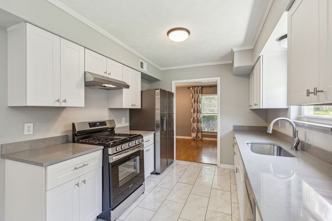 1615 Marquette Dr #NA - Photo 3 of 17