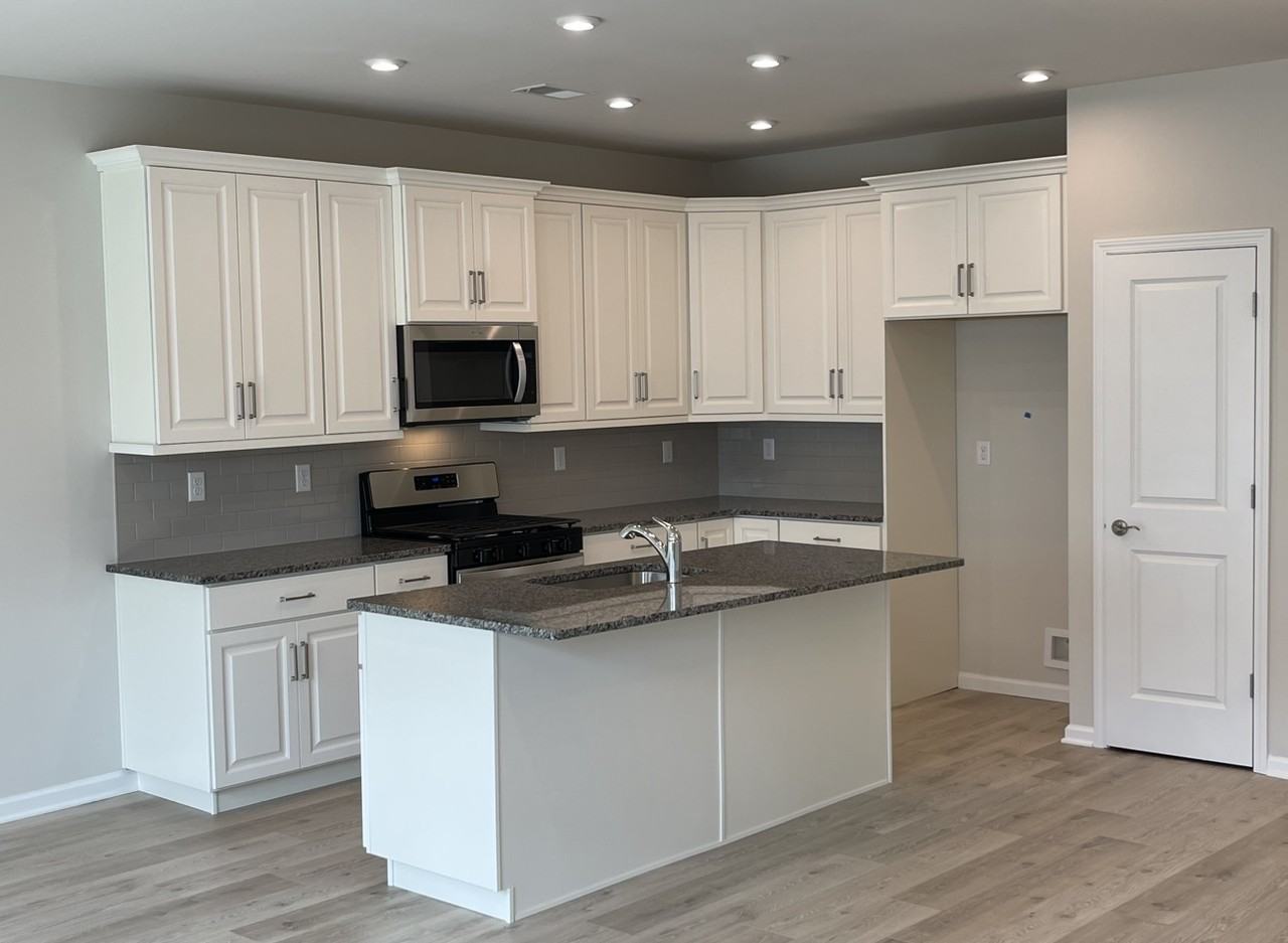 6 Laird Way #6 - Photo 2 of 13