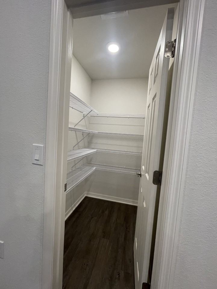 737 Daphne Dr #NA - Photo 6 of 27