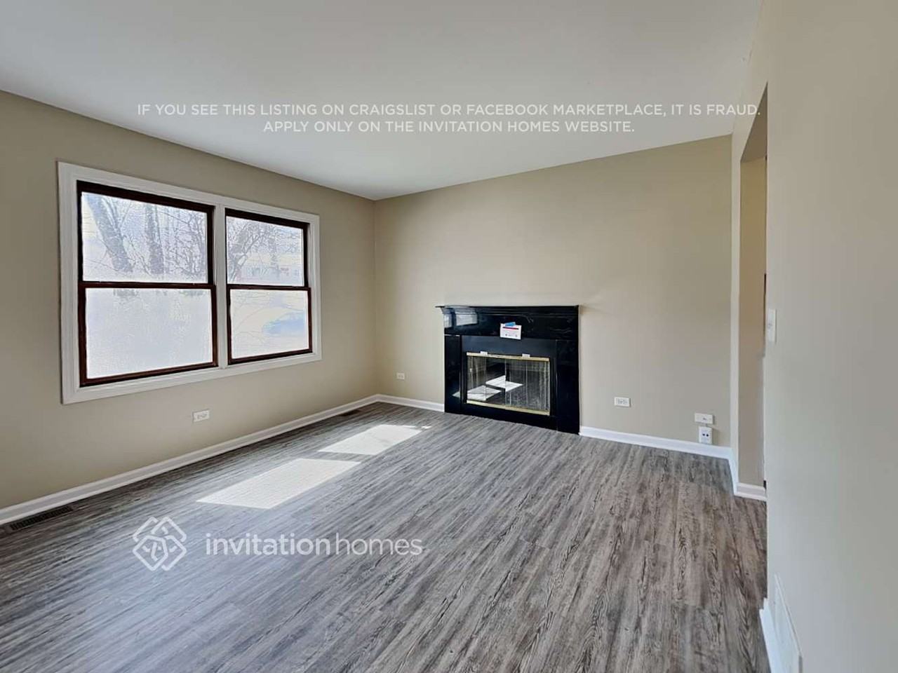 1712 Blue Island Dr - Photo 4 of 16