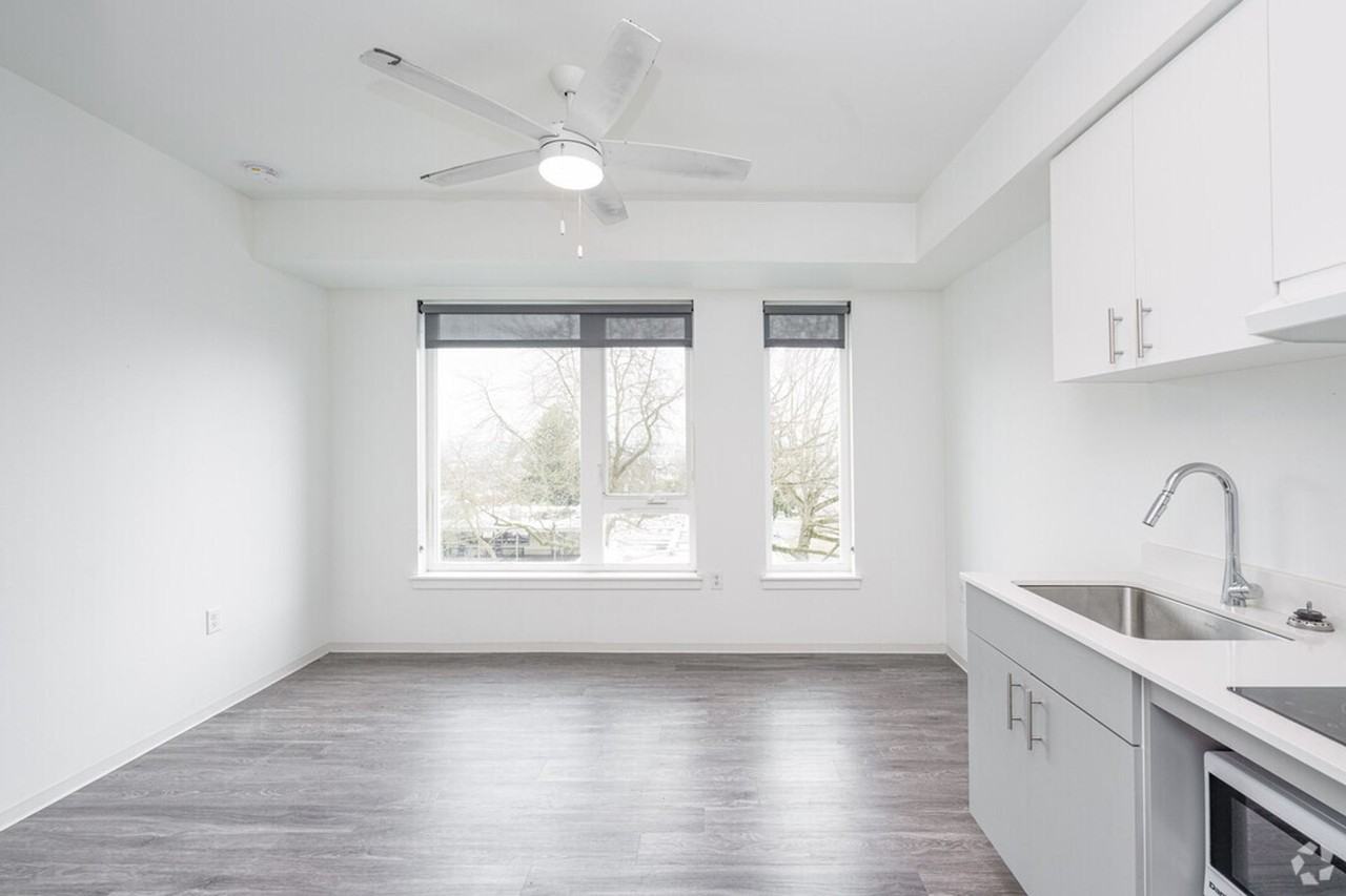 Koz on MLK - Photo 5 of 18