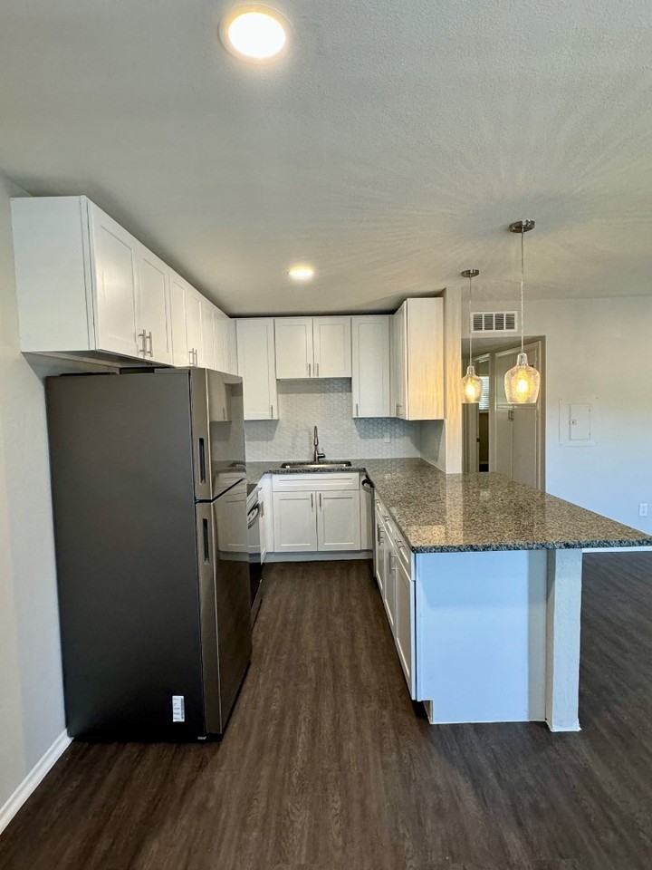 KMC Rentals, LLC - Photo 6 of 10