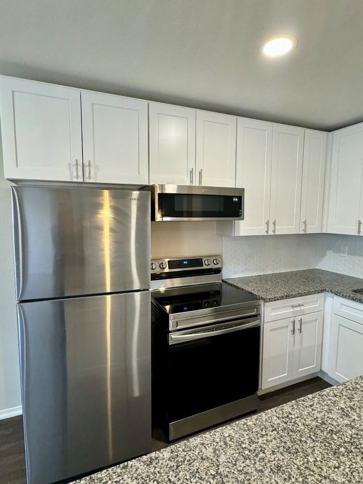 KMC Rentals, LLC - Photo 7 of 10