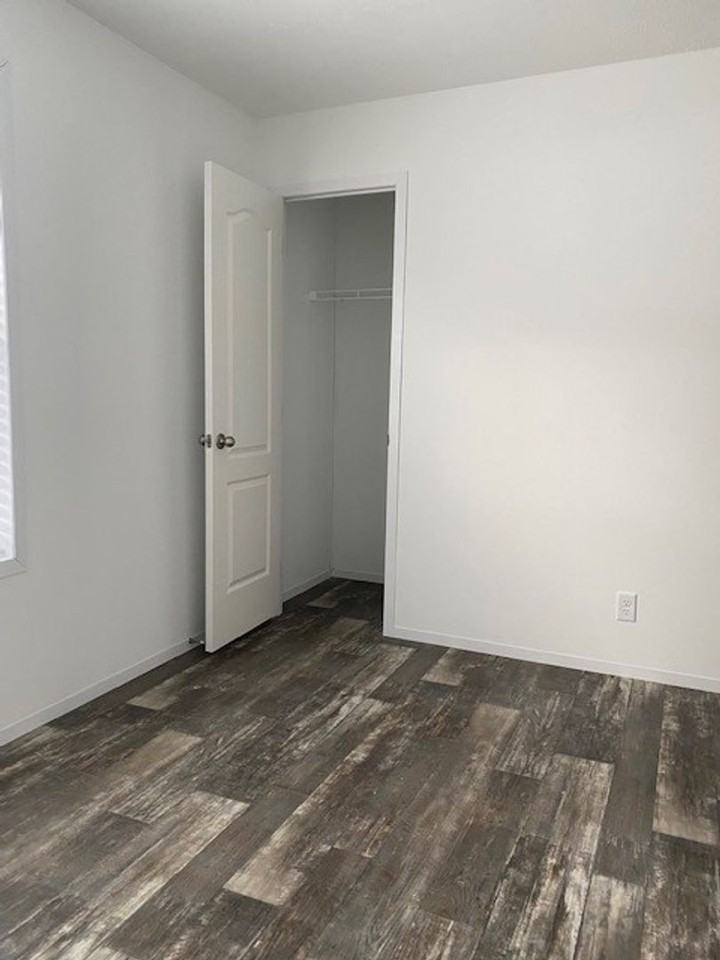 3011 Garfield Rd N - Photo 6 of 10