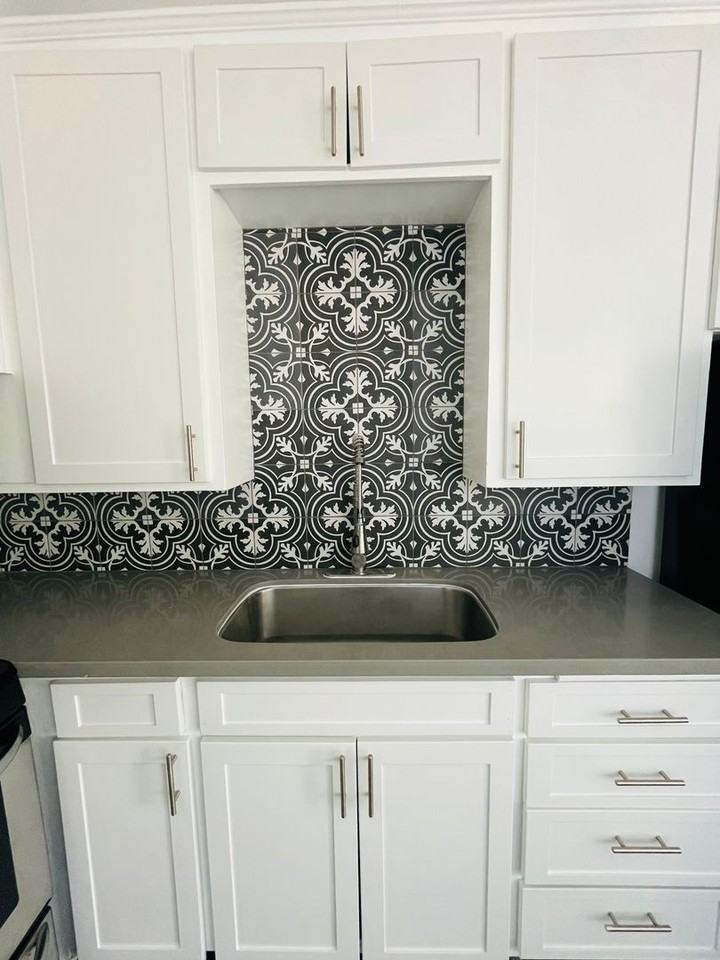 Lomelk Bungalows LLC - Photo 3 of 15