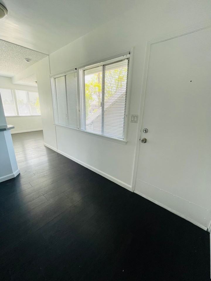 Lomelk Bungalows LLC - Photo 4 of 15