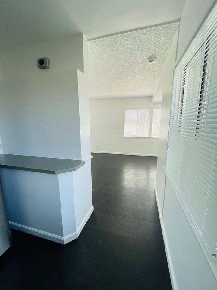 Lomelk Bungalows LLC - Photo 5 of 15
