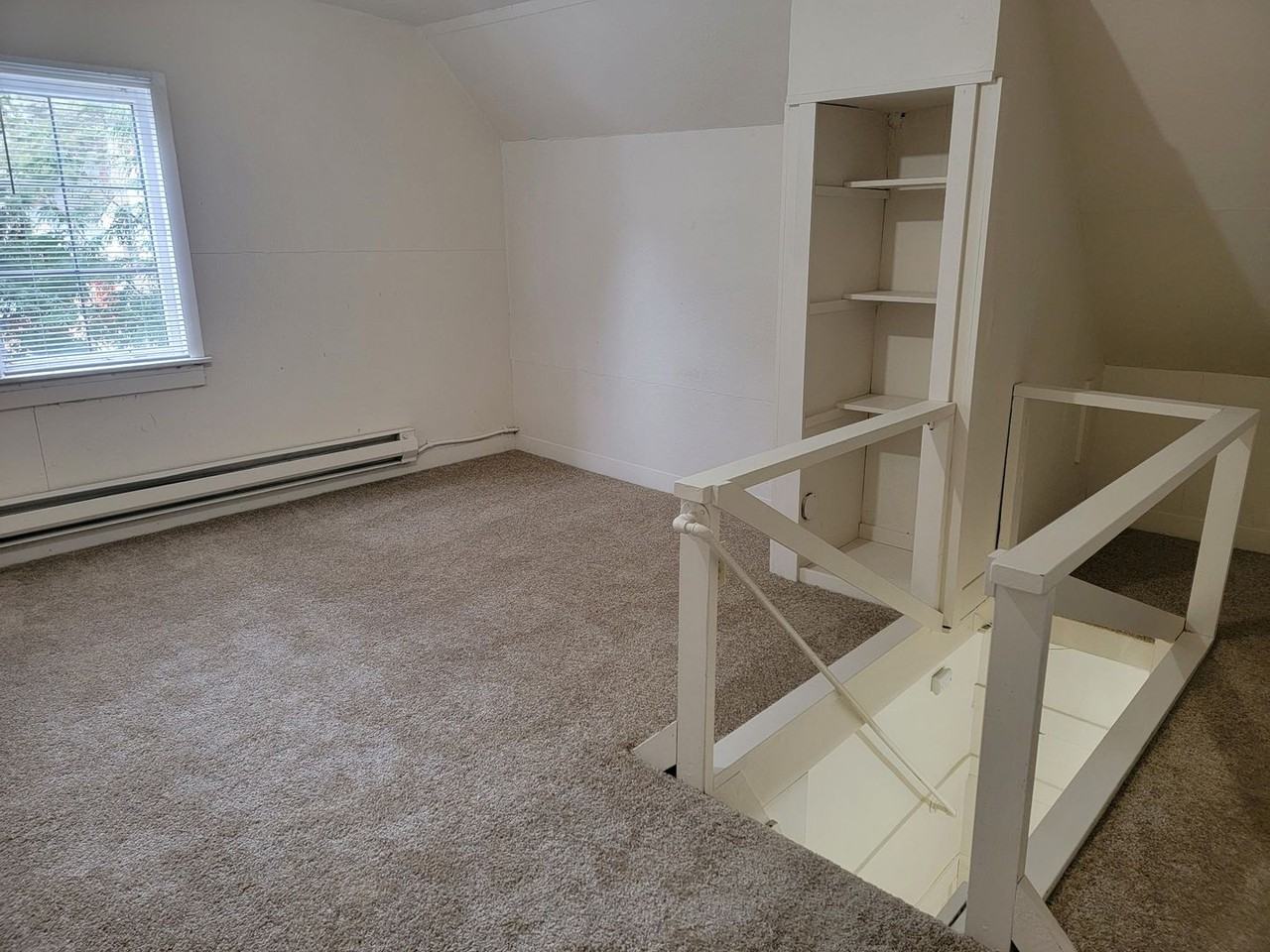 2265 Ne 53rd St - Photo 6 of 10