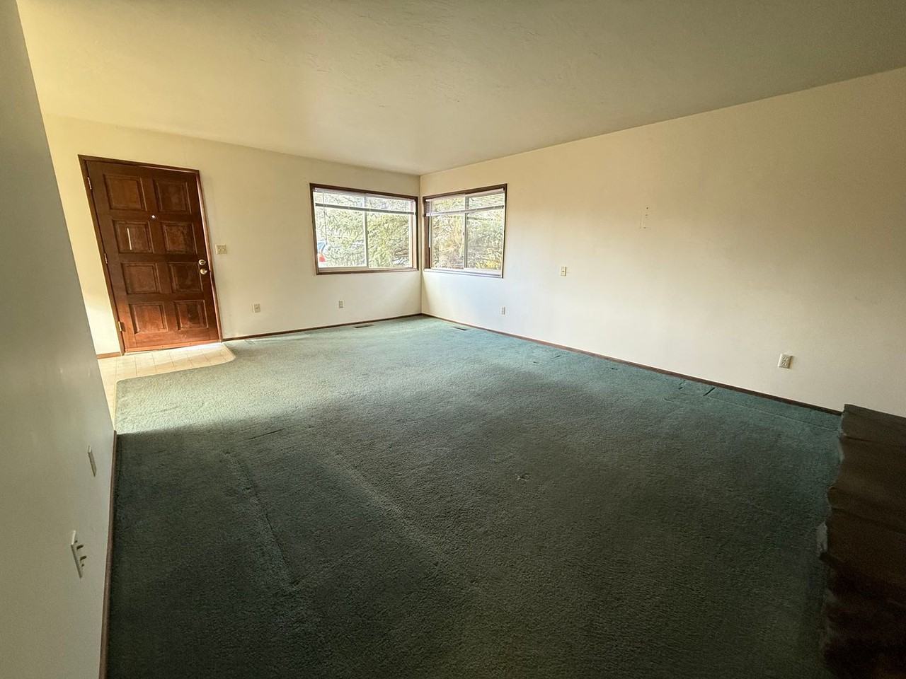 20382 Fairway Dr - Photo 3 of 11