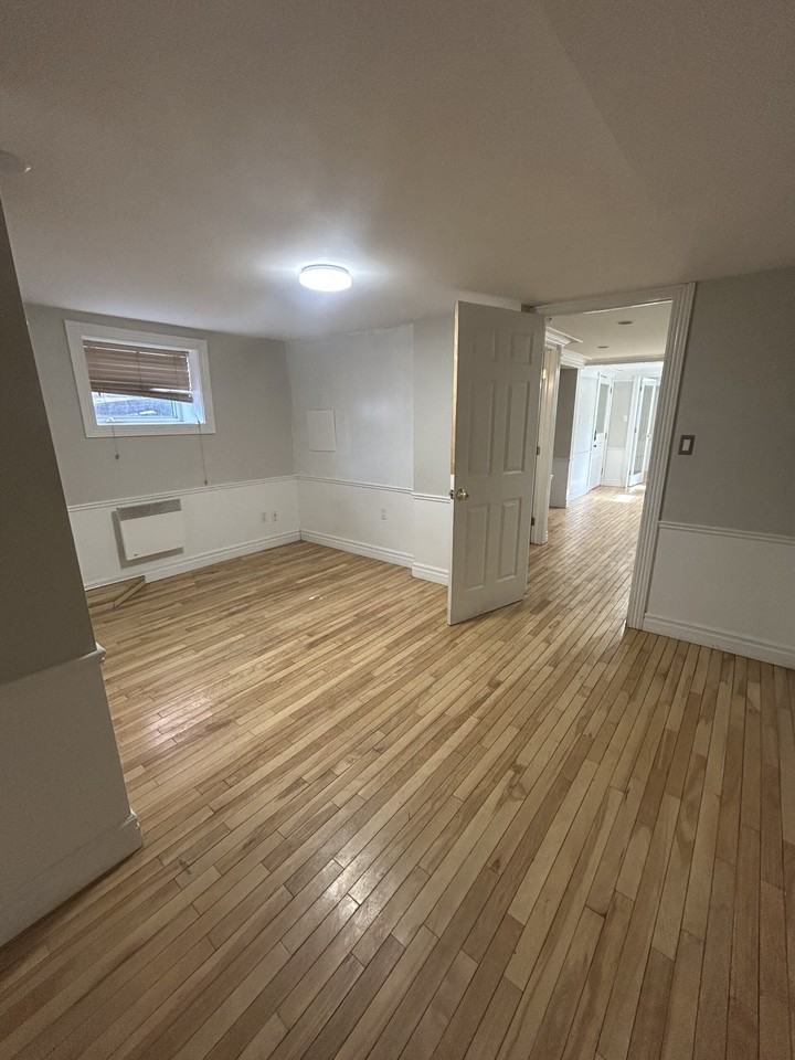 117 Elmwood Dr #2MAINLEVEL - Photo 5 of 18