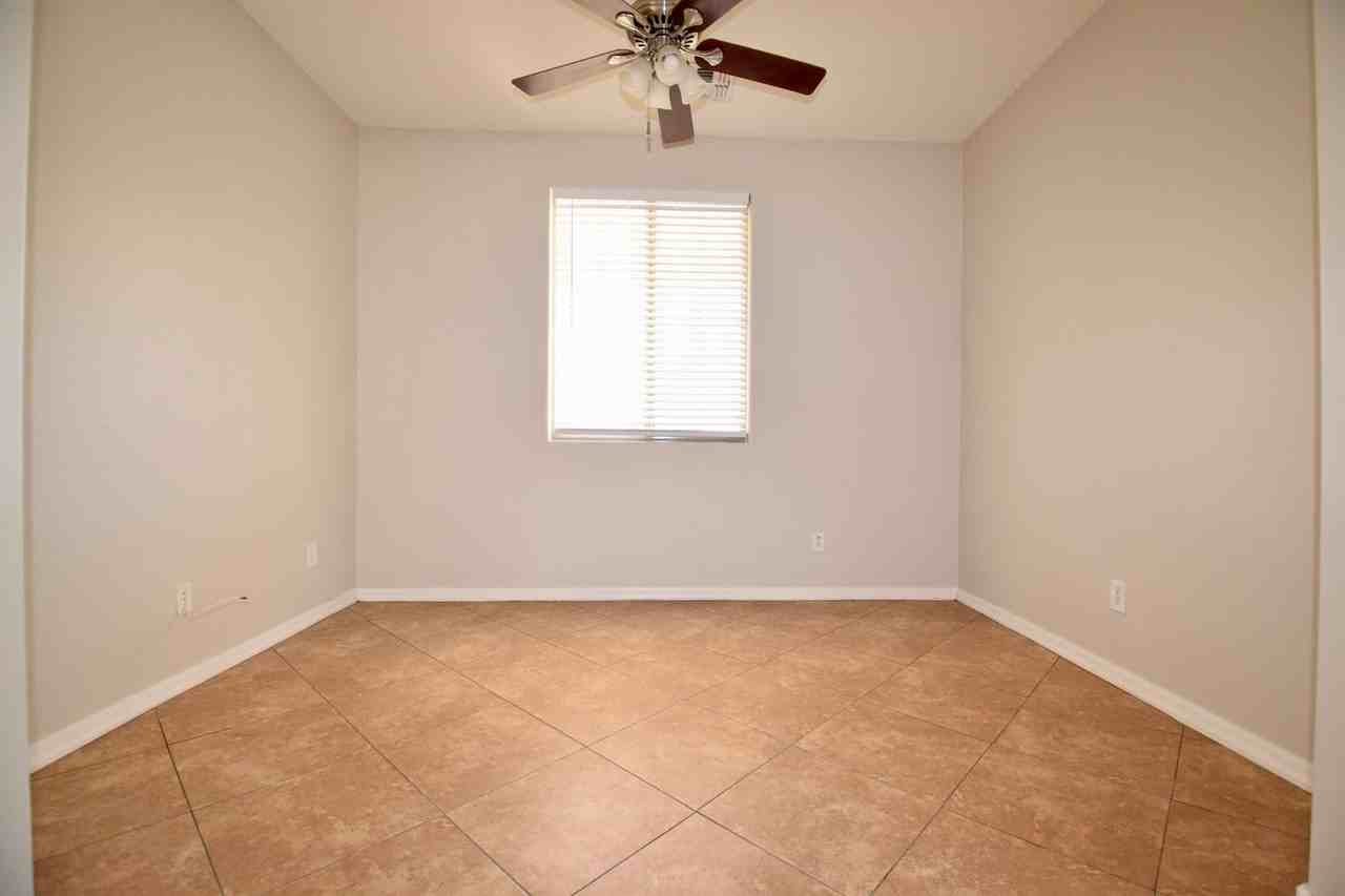 21460 E Roundup Way - Photo 5 of 29