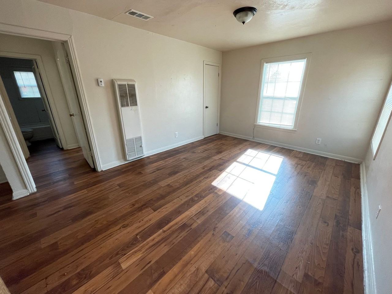 1611 Alamo Ave - Photo 3 of 14