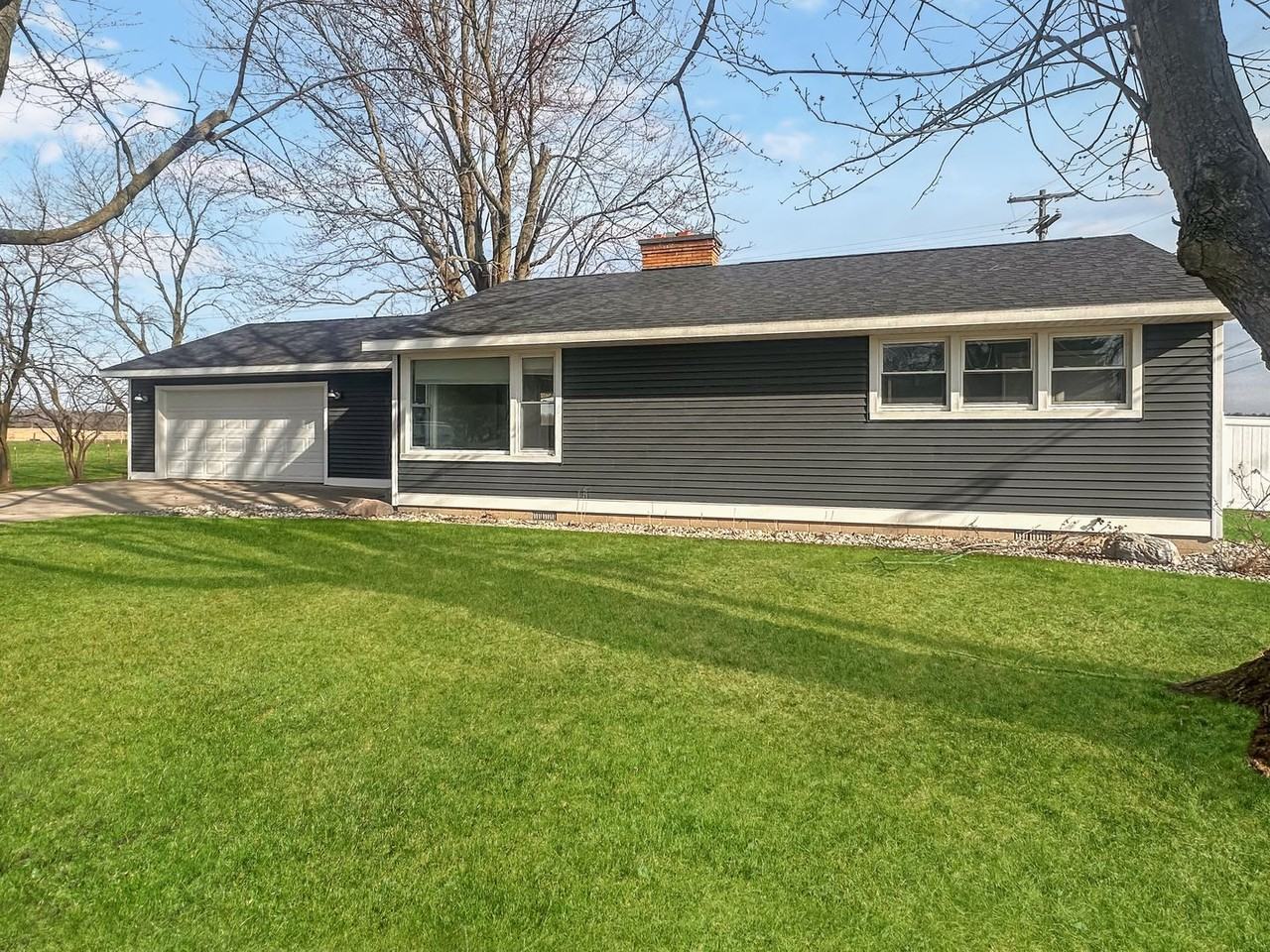 4397 100th St Se - Photo 2 of 15