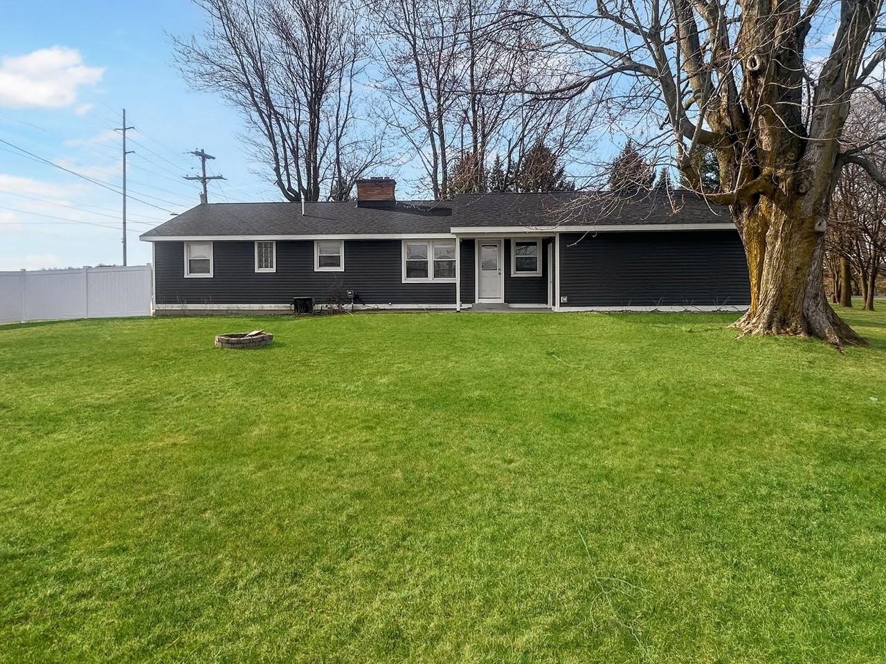 4397 100th St Se - Photo 3 of 15