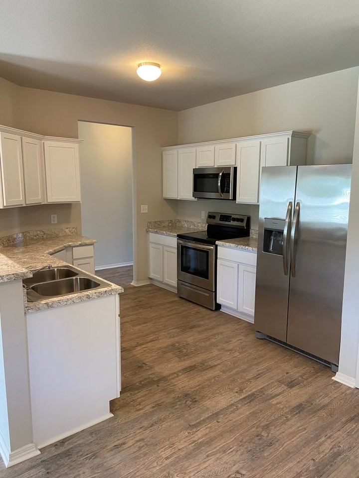 2620 Grand Ln - Photo 6 of 22