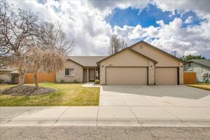 featured image of 2973 W Ravenhurst St