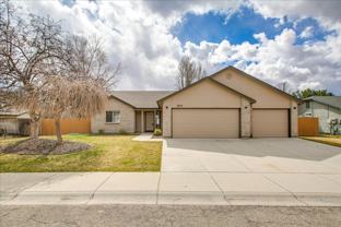 2973 W Ravenhurst St - Photo 1 of 1