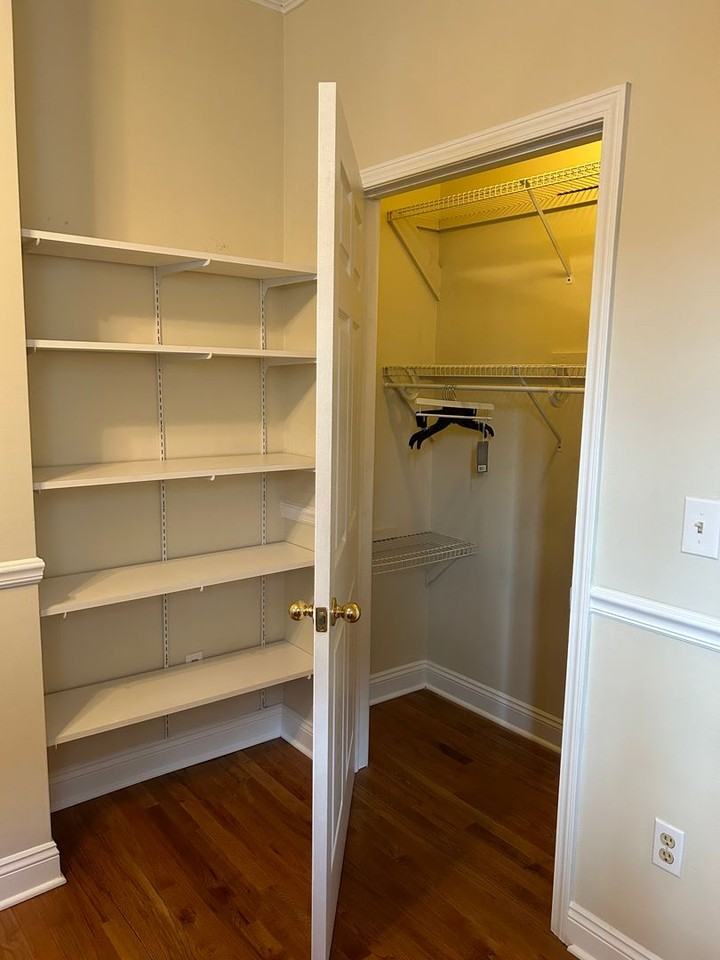124 College Place - Photo 2 of 15