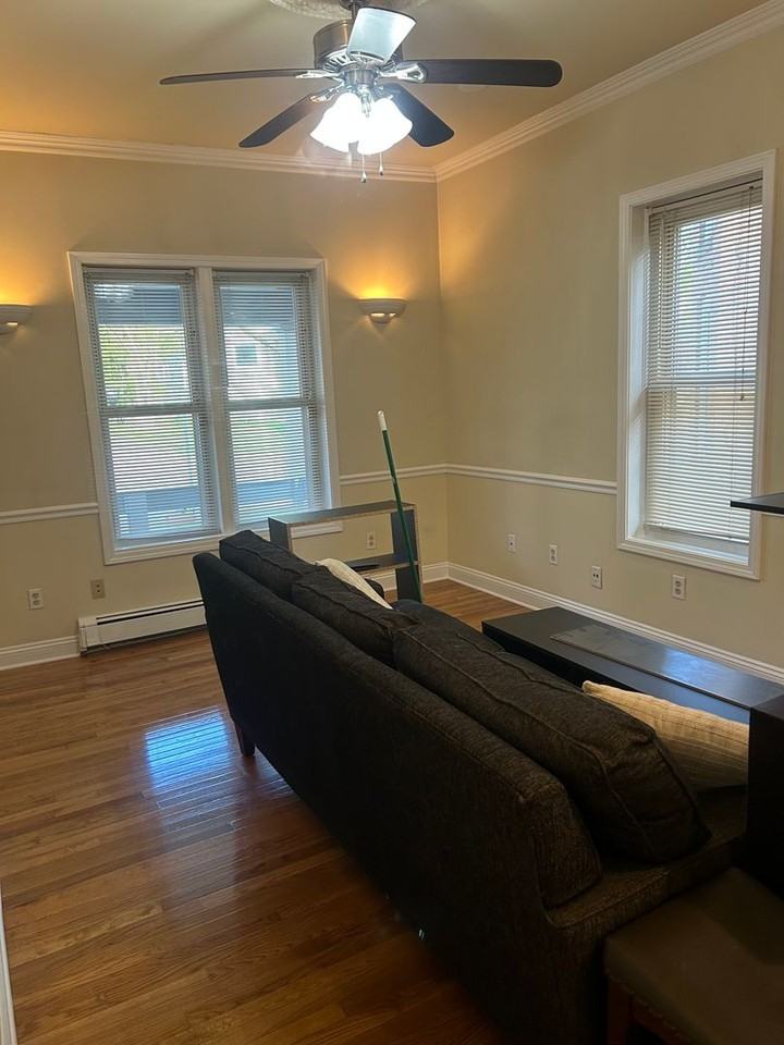 124 College Place - Photo 3 of 15